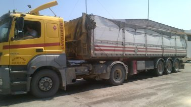 Camion lona